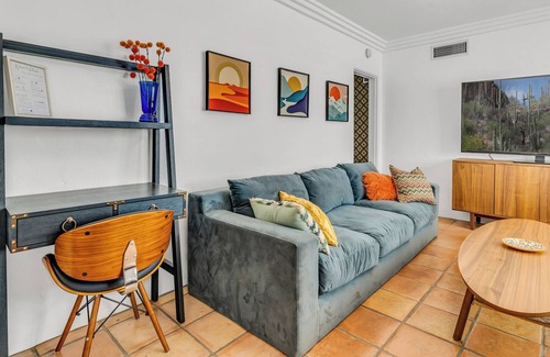 Coronado House | Comfort and relaxation in this charming mid-century house.