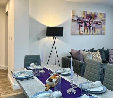 Selsdon and Ballards House | Comfort and Style !