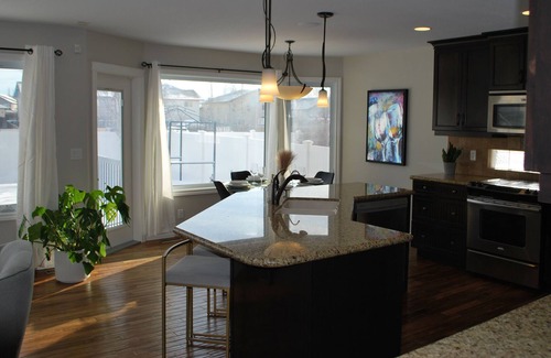 Sylvan Lake House | Comfort and style staying at an Executive House!