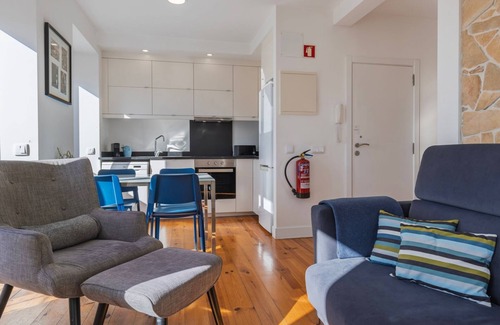 Alfama Apartment | Comfort & Bright Apartment by LovelyStay