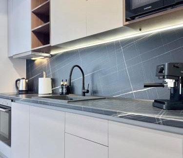 Stara Zagora Apartment | Comfort & Classy 1Bed Аpartment for 4 Guests on High Street