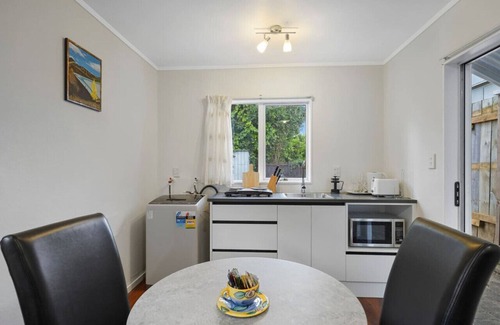 Auckland House | Comfort Cove 1BR with Parking, WI-FI and Netflix