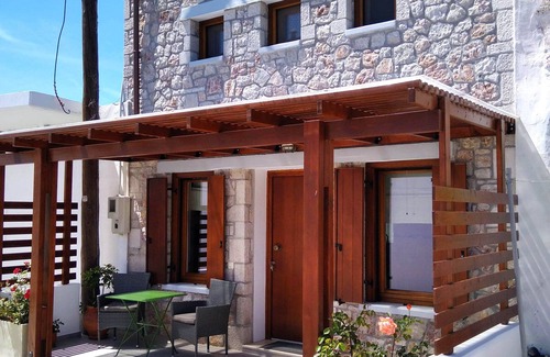 Asklipiio House | Comfort for two,away from the crowds.