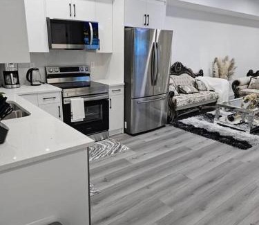 Calgary Apartment | Comfort Guest Suite NE Calgary - Near Airport