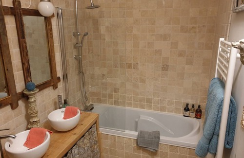 Saint-Gervais Bed & Breakfast | comfort in nature in a 17th century farmhouse, price per room