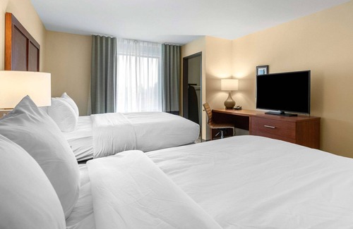 Ames Hotel | Comfort Inn and Suites Ames near ISU Campus
