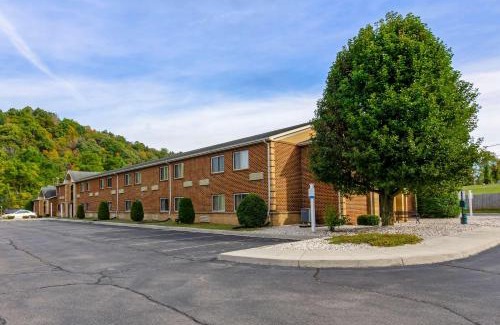 Atkins Hotel | Comfort Inn Atkins-Marion I-81