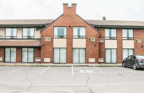 Laval Hotel | Comfort Inn