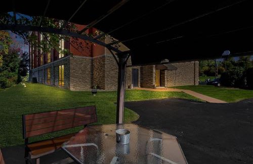 Mars Hotel | Comfort Inn Cranberry Twp