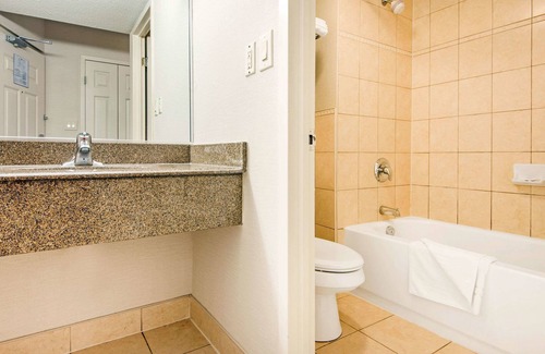 Fallsview Hotel | Comfort Inn Fallsview