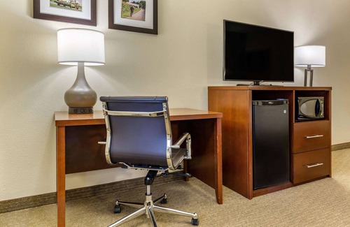 Witmer Hotel | Comfort Inn Lancaster at Rockvale