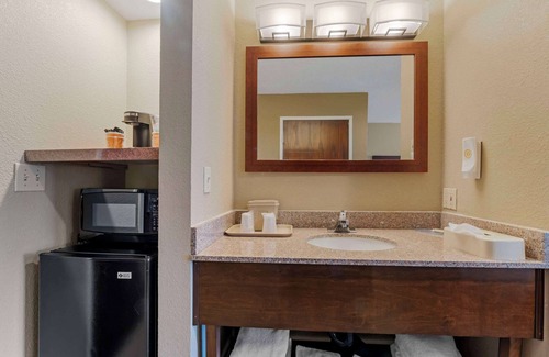 Lathrop Hotel | Comfort Inn Lathrop - Stockton Airport