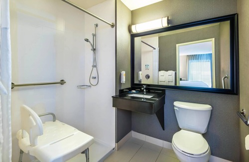 Laval Hotel | Comfort Inn Laval