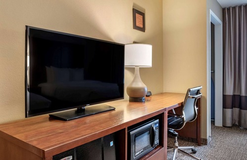 Carlisle Hotel | Comfort Inn PA Turnpike - 1-81