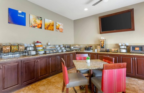 Estrella Hotel | Comfort Inn Phoenix Central City