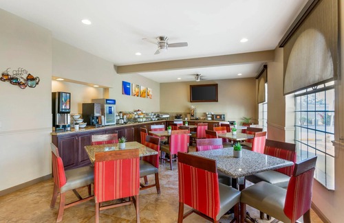 Estrella Hotel | Comfort Inn Phoenix Central City