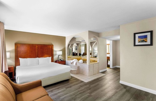 Frederick Hotel | Comfort Inn Red Horse Frederick