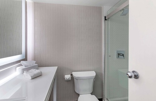 Point Edward Hotel | Comfort Inn Sarnia