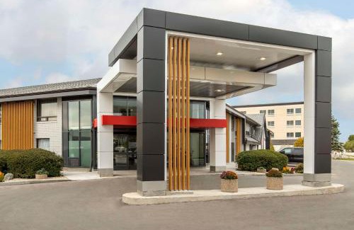 Brossard Hotel | Comfort Inn South