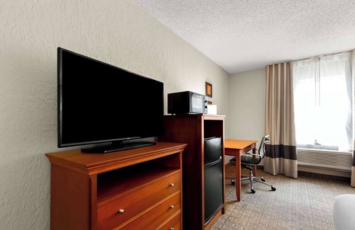 Maryland Heights Hotel | Comfort Inn St. Louis - Westport Event Center