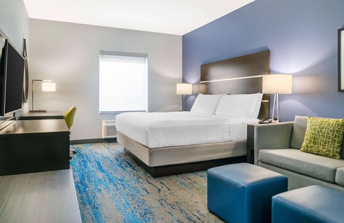 Adrian Hotel | Comfort Inn & Suites Adrian
