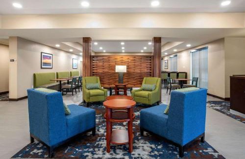 Ames Hotel | Comfort Inn & Suites Ames near ISU Campus