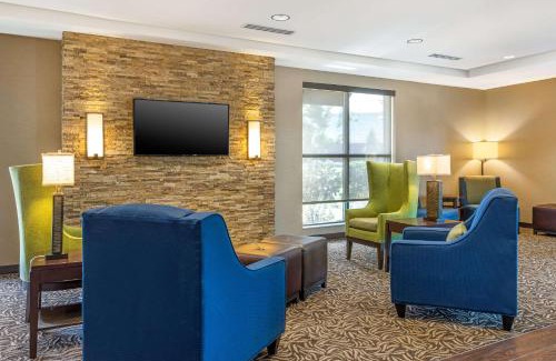 Birmingham Hotel | Comfort Inn & Suites At CrossPlex Village