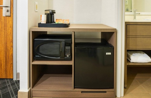 Barrie Hotel | Comfort Inn & Suites Barrie