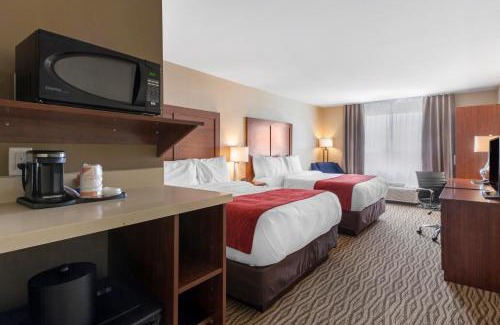 Bowmanville Hotel | Comfort Inn & Suites