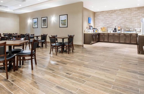 Merritt Hotel | Comfort Inn & Suites