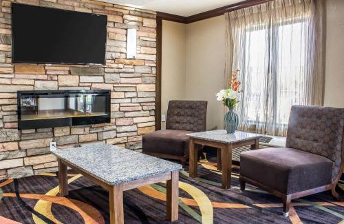 Cedar Rapids Hotel | Comfort Inn & Suites Cedar Rapids North - Collins Road