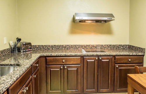 Cedar Rapids Hotel | Comfort Inn & Suites Cedar Rapids North - Collins Road