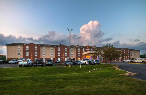 Chesterfield Hotel | Comfort Inn & Suites Chesterfield - St Louis