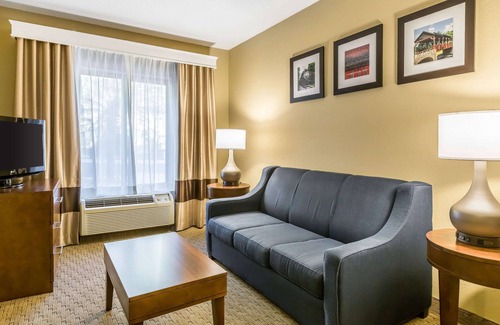 Dalton Hotel | Comfort Inn & Suites Dalton West