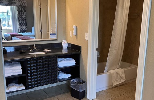 Fort Smith Hotel | Comfort Inn & Suites Fort Smith I-540