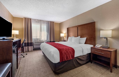 Hays Hotel | Comfort Inn & Suites Hays I-70