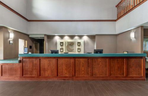 Lee's Summit Hotel | Comfort Inn & Suites Lees Summit - Kansas City