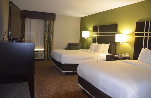 Maumee Hotel | Comfort Inn & Suites Maumee - Toledo (I80-90)