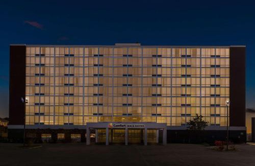 South Central Omaha Hotel | Comfort Inn & Suites Omaha Central