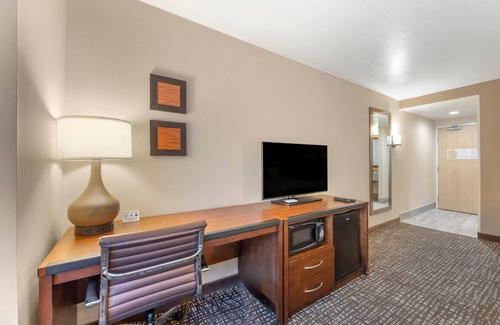 Lakeview Hotel | Comfort Inn & Suites Orem - Provo