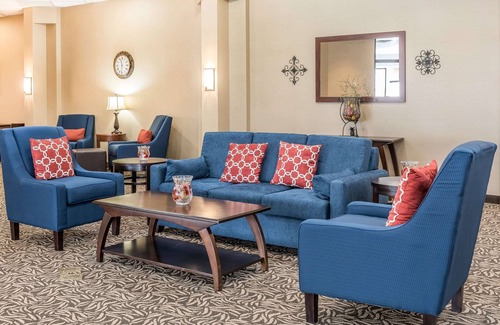 Piqua Hotel | Comfort Inn & Suites Piqua-Near Troy-I75