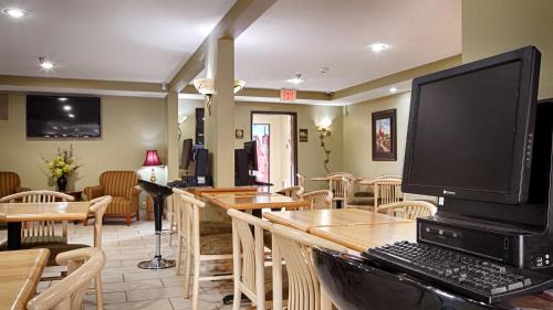 Shakopee Hotel | Comfort Inn & Suites Shakopee Downtown Area