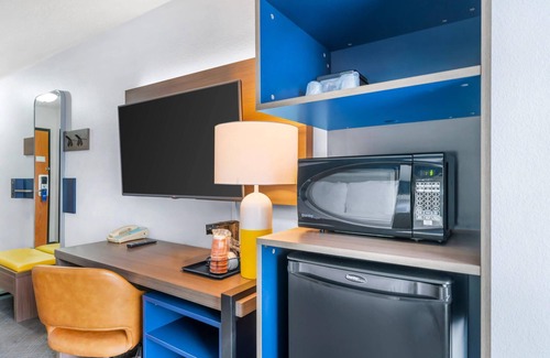 Sheboygan Hotel | Comfort Inn & Suites Sheboygan I-43