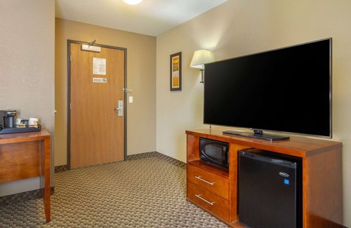 Sterling Hotel | Comfort Inn & Suites Sterling