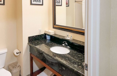 Safford Hotel | Comfort Inn & Suites Thatcher - Safford