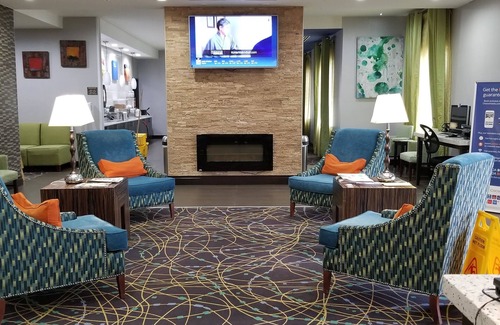 Tulsa Hotel | Comfort Inn & Suites Tulsa I-44 West - Rt 66