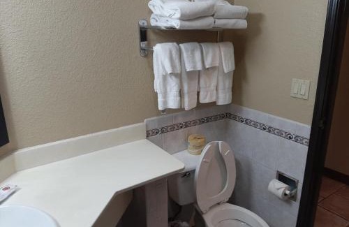 Burnet Hotel | Comfort Inn & Suites