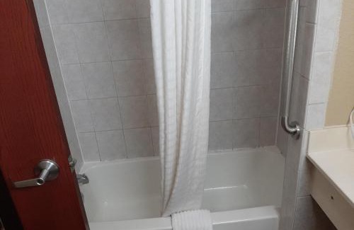 Burnet Hotel | Comfort Inn & Suites