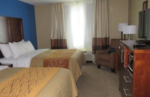 Ava Hotel | Comfort Inn & Suites