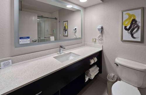 The Gate Hotel | Comfort Inn & Suites
